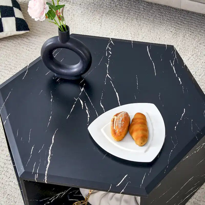 Tables basses hexagonales avec motifs minimalistes