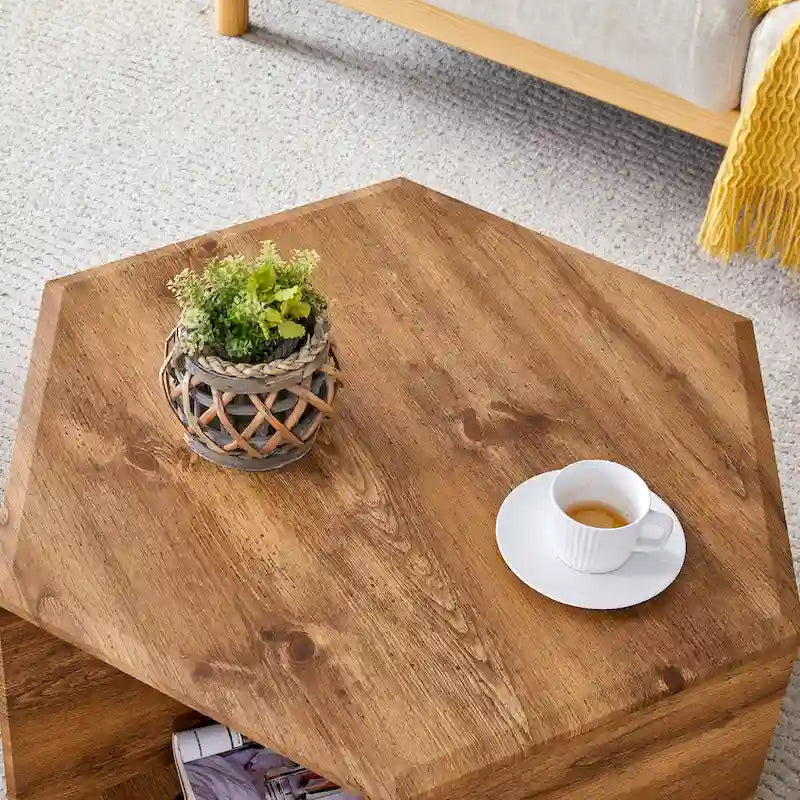 Tables basses hexagonales avec motifs minimalistes
