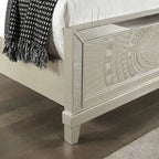 Lit à panneaux 3 pièces et tables de nuit Champagne Wood avec port USB par Furniture of America