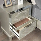 Lit à panneaux 3 pièces et tables de nuit Champagne Wood avec port USB par Furniture of America