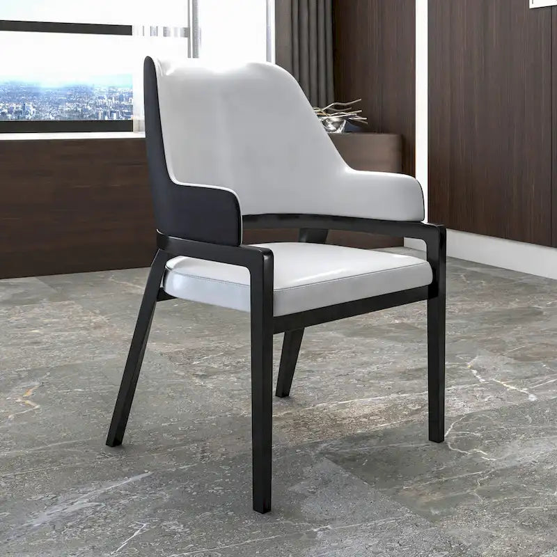 Chaise de salle à manger Ethora en cuir avec dossier ouvert incurvé et pieds en bois d'hévéa