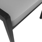 Chaise de salle à manger Ethora en cuir avec dossier ouvert incurvé et pieds en bois d'hévéa