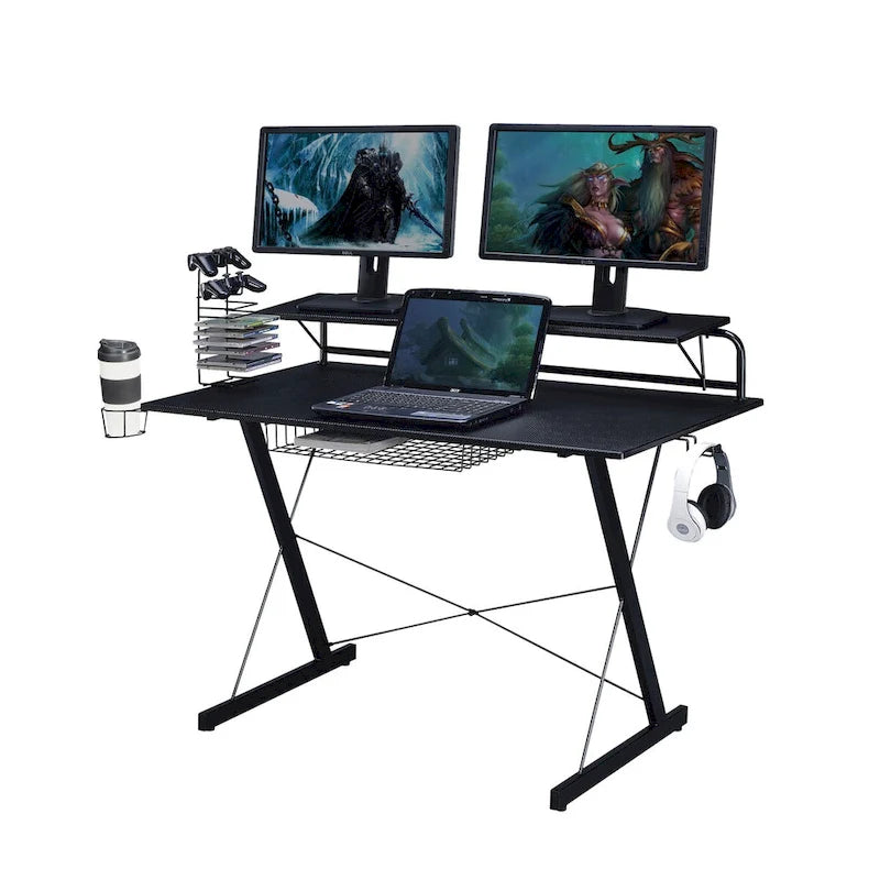 Bureau d'ordinateur gaming en carbone avec étagères